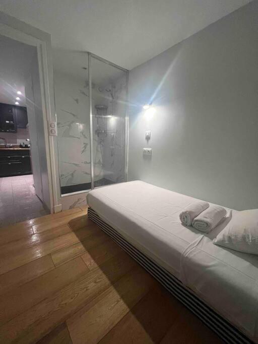 Апартаменты Paris Le Marais Duplex Экстерьер фото